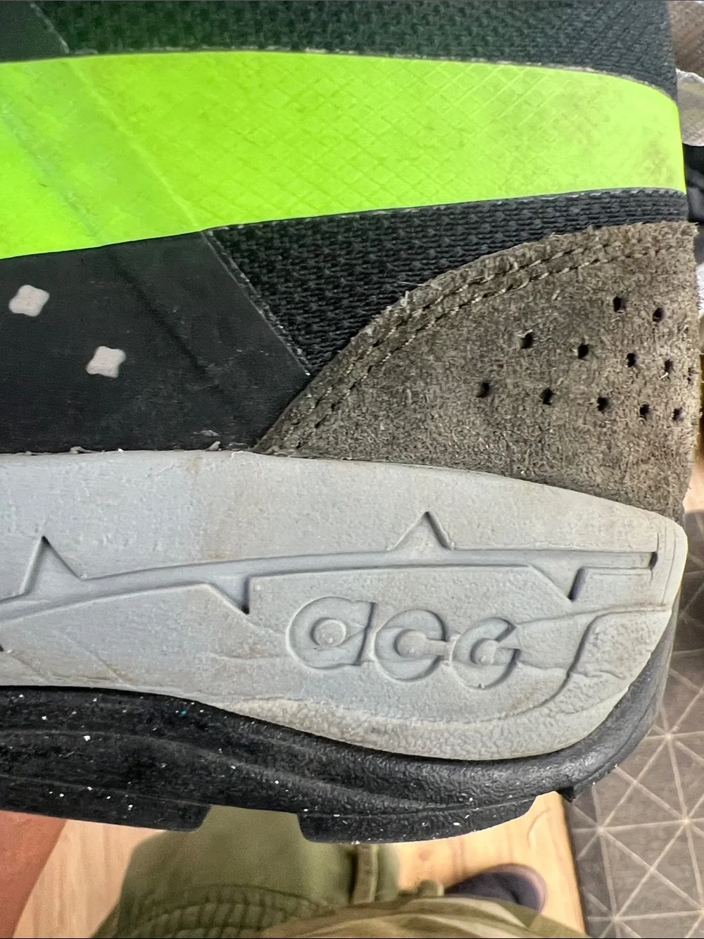 Nike Men's Olive Green and Volt Low-Top Sneakers ACG
